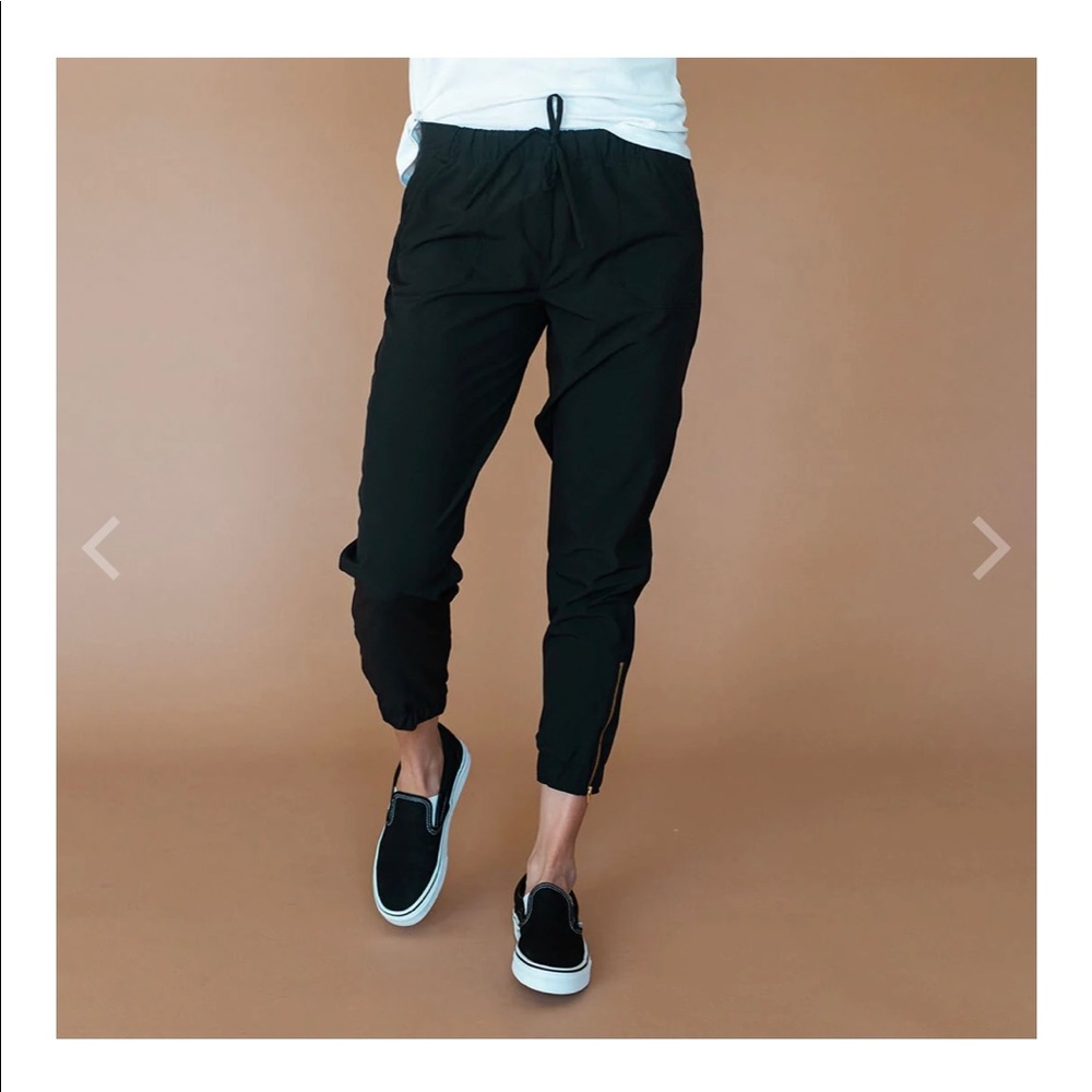 Albion Joggers Jetsetters Petite Small. NWOT Never worn!
